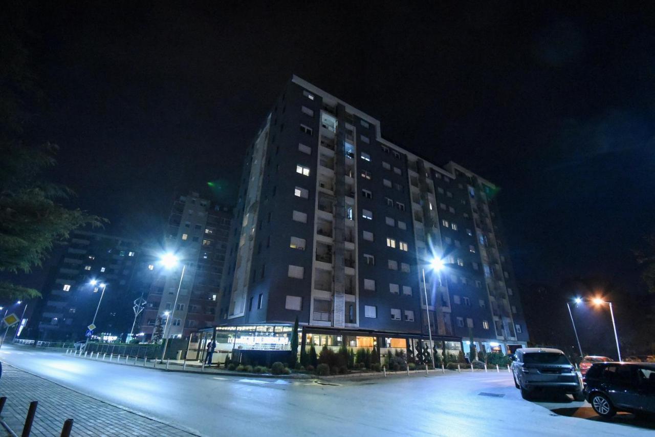 Luxury "Cube" Apartment Skopje Luaran gambar