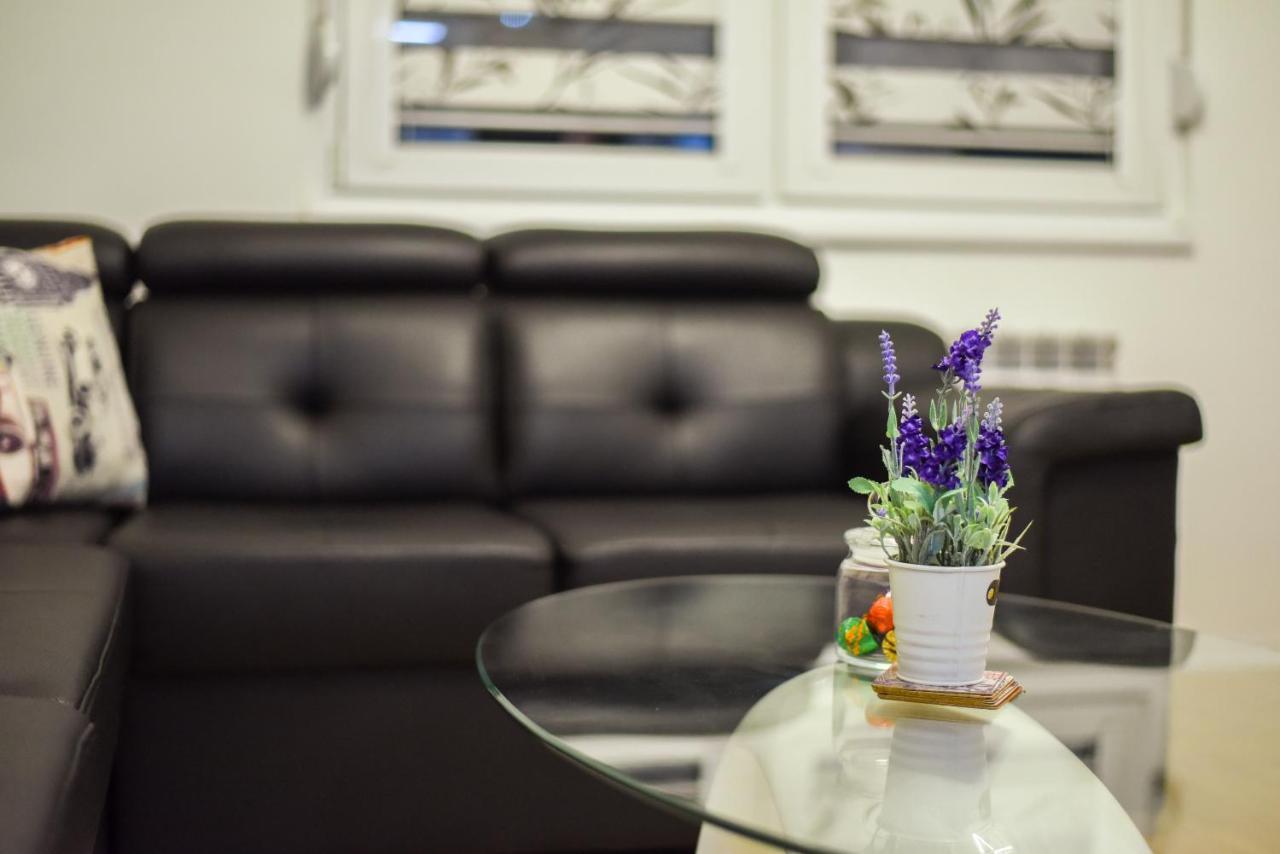 Luxury "Cube" Apartment Skopje Luaran gambar